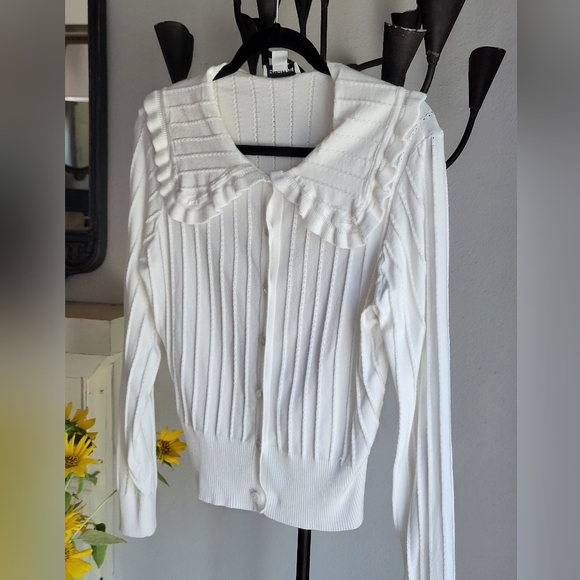 NWOT Calligraphie Wide Statement Collar Cardigan - Picture 5 of 8